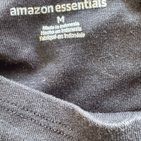 Amazon Essentials Black 3/4 Sleeve Tee – Size M - Picture 4 of 4
